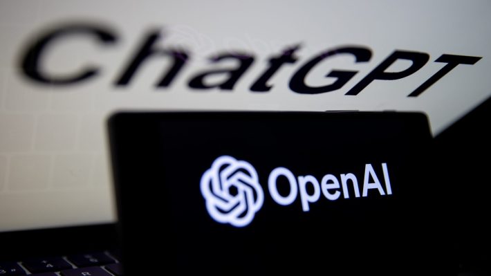 Los usuarios de ChatGPT ahora pueden invocar a GPTs directamente OpenAI ha introducido una funcionalidad que promete revolucionar el uso de ChatGPT. Los usuarios que suscriban al servicio podrán, literalmente, traer a la conversación GPTs especializados simplemente tecleando "@" y eligiendo uno de la lista disponible. Esta novedad proporciona a los GPTs elegidos la capacidad de entender el contexto completo del chat, permitiendo que diferentes GPTs se integren de forma inteligente conforme a las necesidades particulares de cada diálogo. OpenAI destaca que esta integración permite añadir GPTs pertinentes, beneficiándose de todo el contexto previo que haya en la conversación.