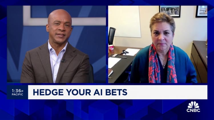 Los legisladores europeos aprueban la primera ley importante para regular la inteligencia artificial a nivel mundial 2 Los legisladores europeos aprueban la primera ley importante para regular la inteligencia artificial a nivel mundial El enfoque de inversión en IA debería dirigirse a los adoptantes fuera de la tecnología, dice Lisa Shalett de Morgan Stanley